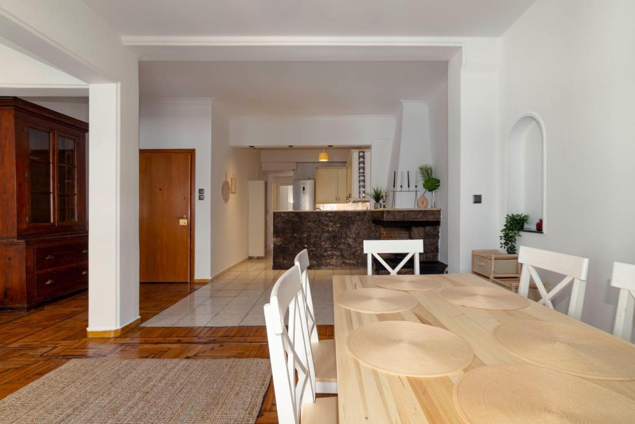 Spacious 2Bd Apartment Next To Athens Archeological Museum Eksteriør billede